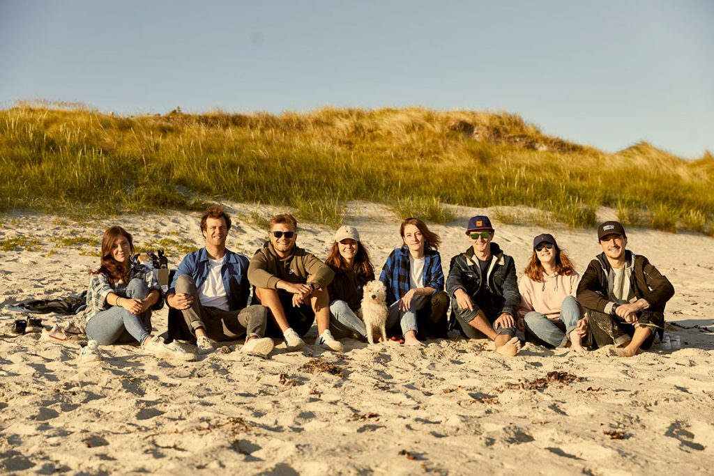 Shooting photo de la team Cafés Bozec à la plage